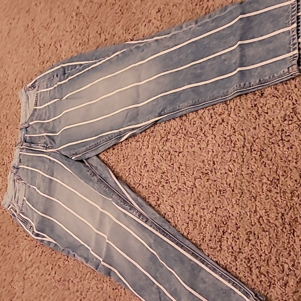 American Eagle Mom Jeans